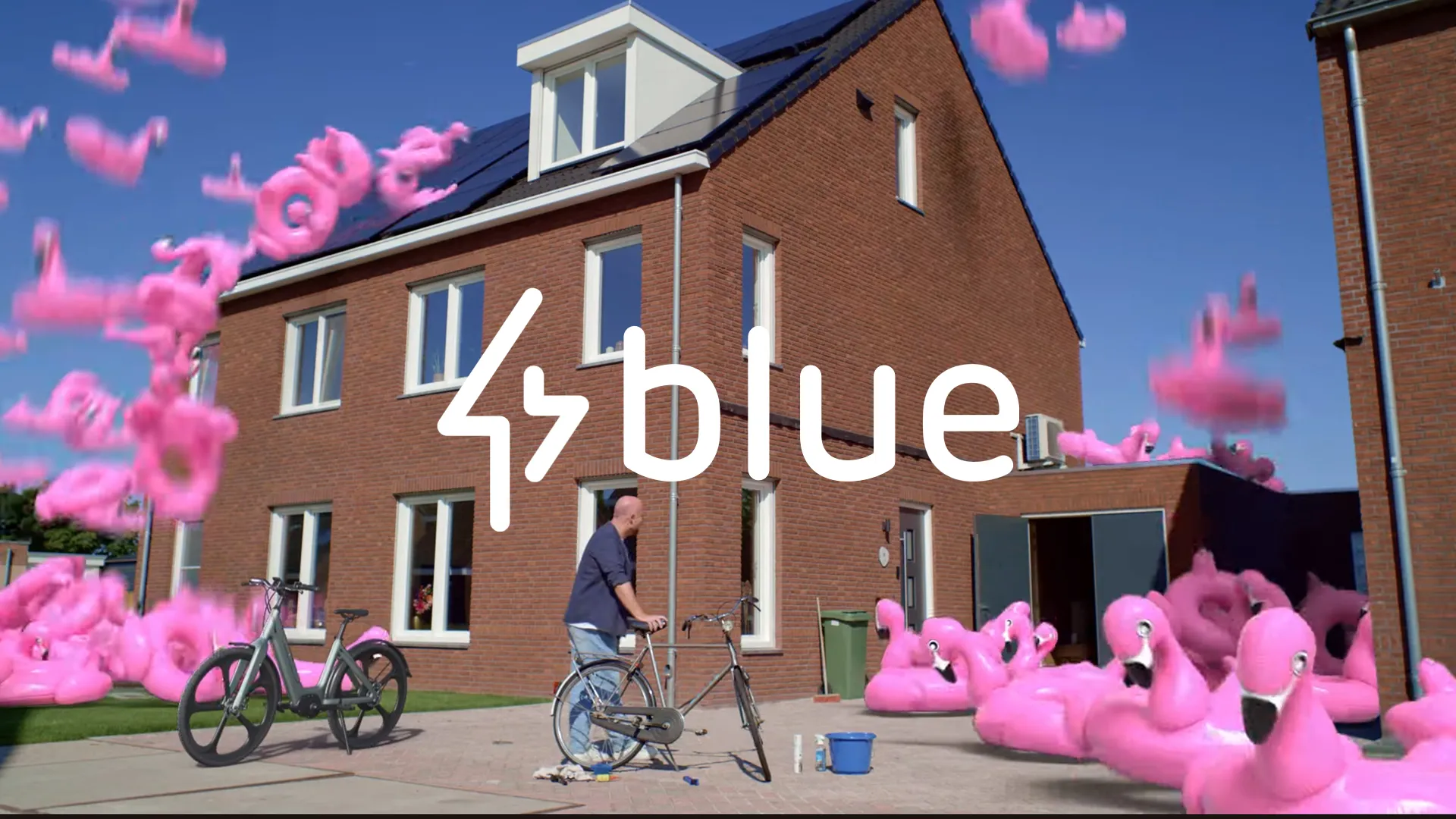 4blue -  In één jaar een elektrische scooter met URECO zonnepanelen!